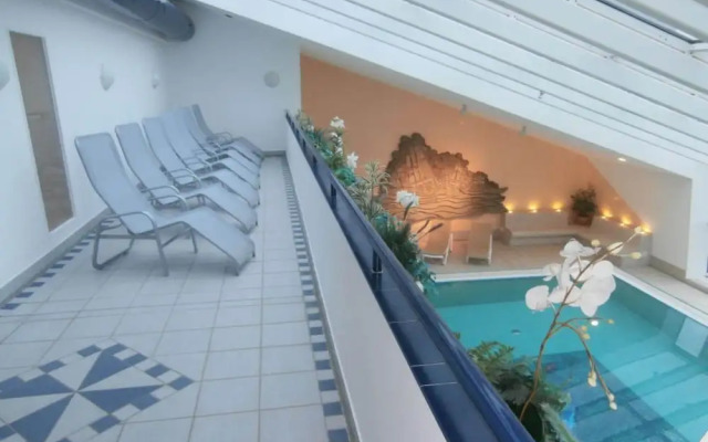 152 in the Trafalgar House