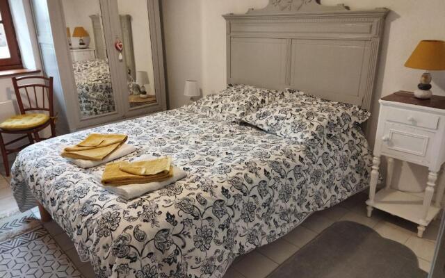 Gîte Le Chatelet, 2 pièces, 2 personnes - FR-1-586-9