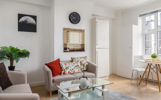 Picktheplace Sussex Gardens Apartments III