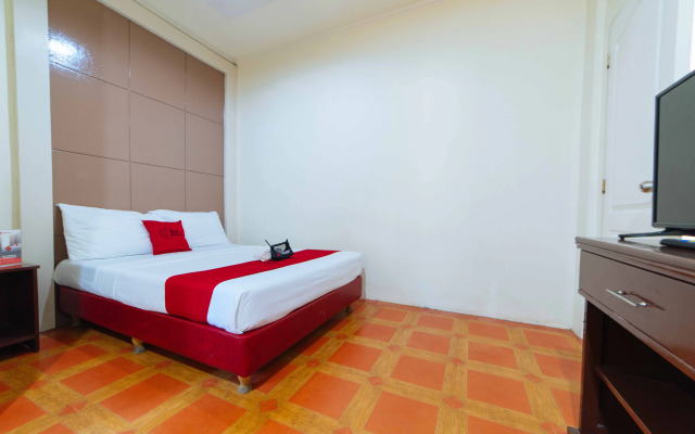 RedDoorz near Walking Street Angeles City