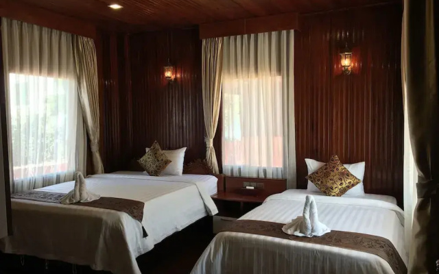 Rattanakvisal Boutique