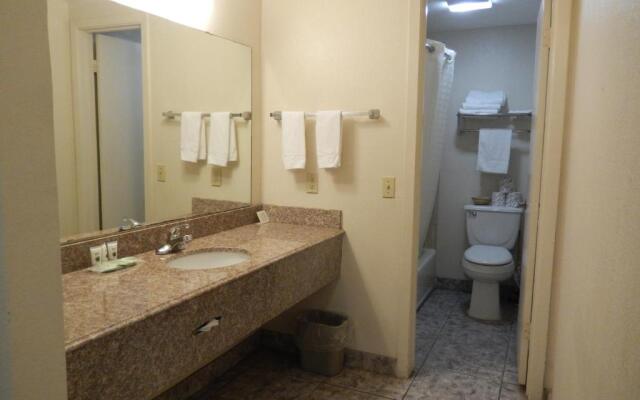 Pearsall Executive Inn