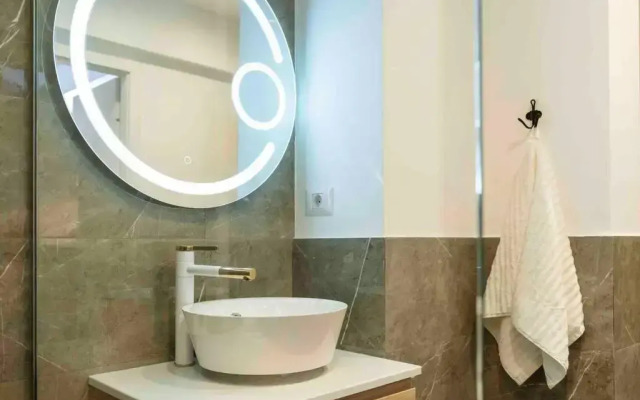 Stunning Views 2BR Intercontinental Flat