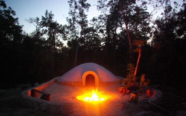 Jolie Jungle Eco Hotel