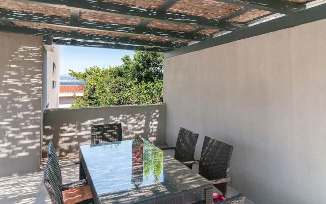 Nice Apartment in Sutivan With Wifi and 2 Bedrooms