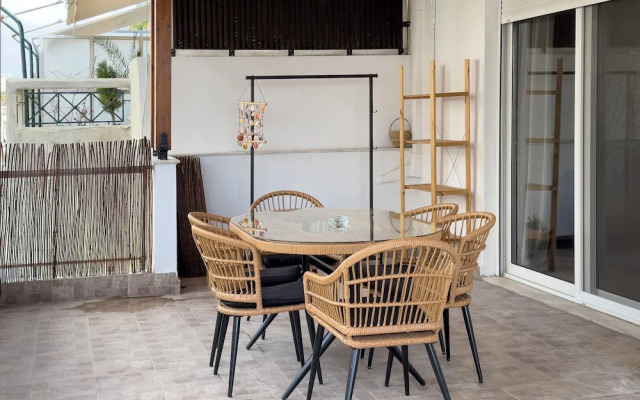 Phaedrus Living: Kallithea Heights Residence