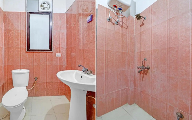 Pop 703878 Ag Yamuna Palace
