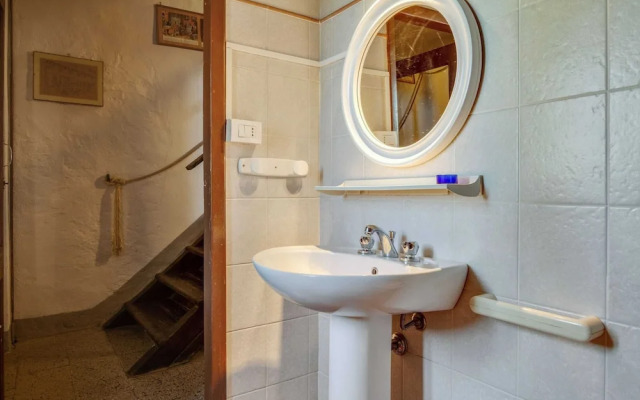 Belvilla by Oyo Flat in Farmhouse With Pool