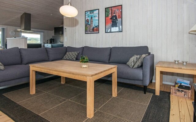Spacious Holiday Home With Sauna in Hvide Sande