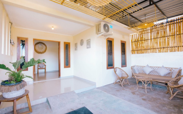 Villa New D'Bamboo by Plesirhatiyogja