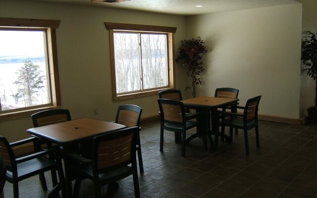 Holiday Inn Express Munising-Lakeview by IHG