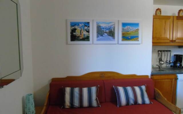 Lou Services Apartment J21 LSI 001