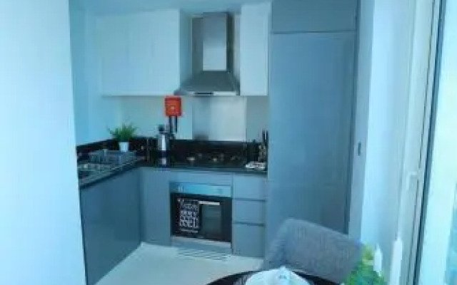 Damac Maison Prive - Deluxe Studio with Burj-Khalifa View