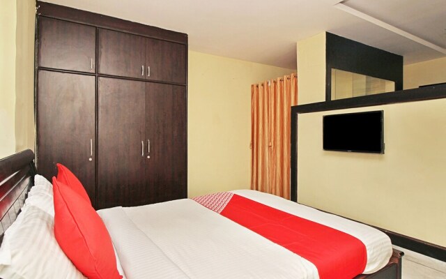 OYO 24605 Grand Season