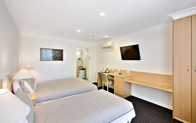 Melbourne's Princes Park Motor Inn