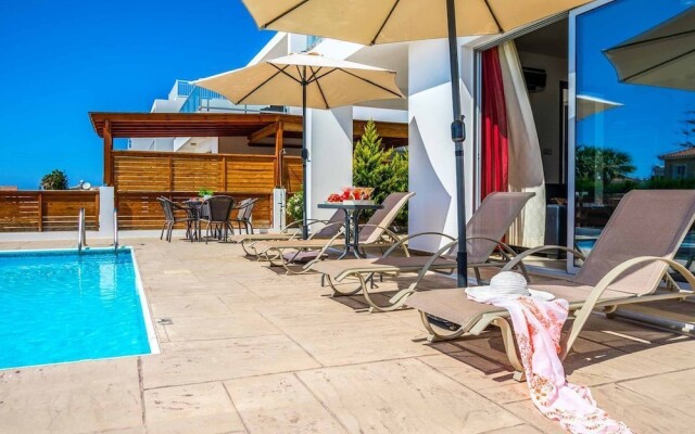 Villa White Jasmin