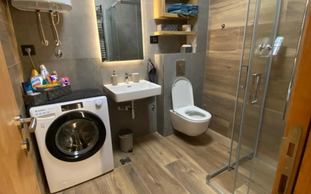 Tesla 8 Apartment
