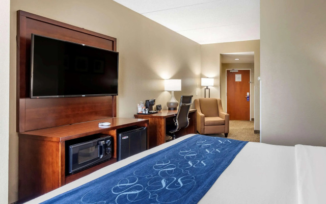Comfort Suites Manchester near Arnold AFB