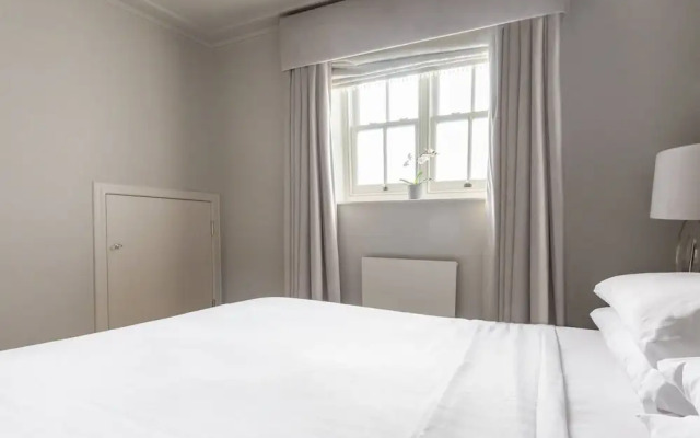 Eaton Mews South by Onefinestay