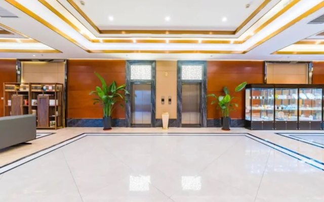 Yun-Ray Hotel