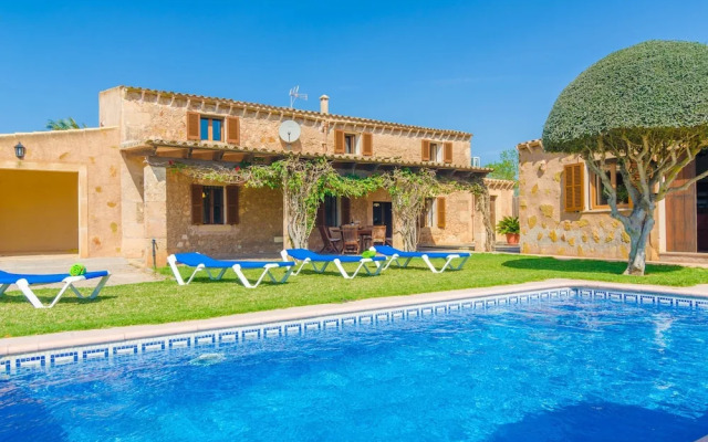 Es Palmer in Campos With 4 Bedrooms and 3 Bathrooms