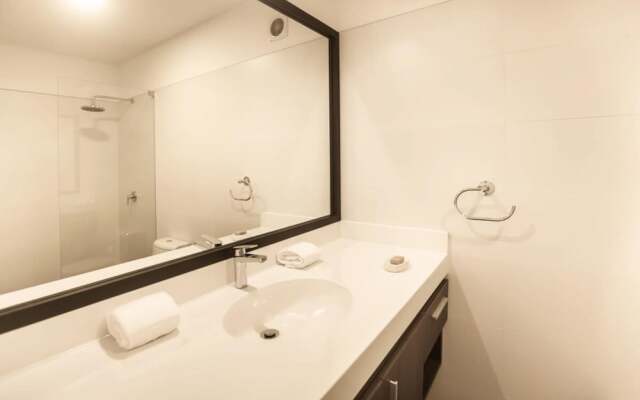 w Upscale 2BR in Miraflores