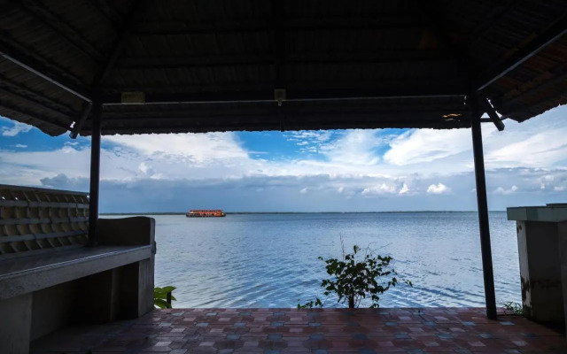 orchid lake view homestay