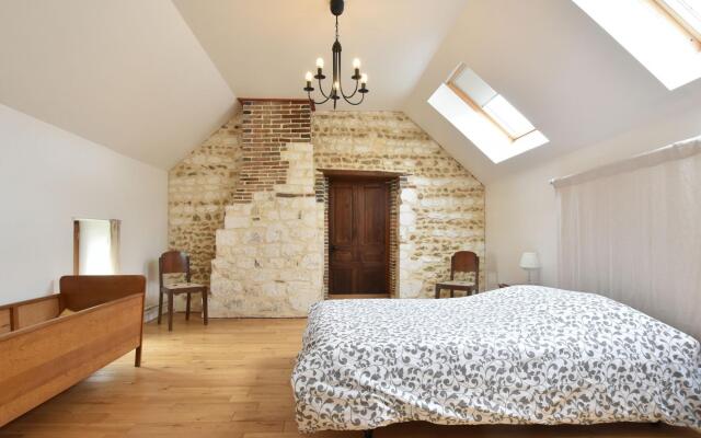 Tasteful Holiday Home in Sormery With Swimming Pool