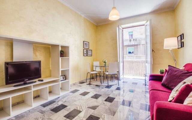 Cosy 2 bed Flat Near San Giovanni