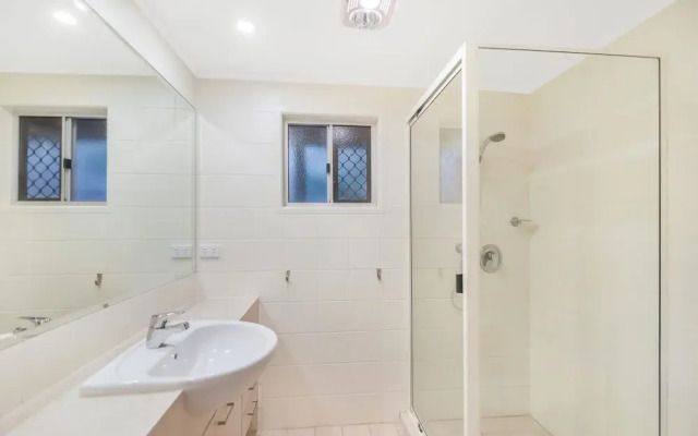 Summer Place - 24 Shearwater Street