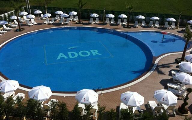 Hotel Ador Resort