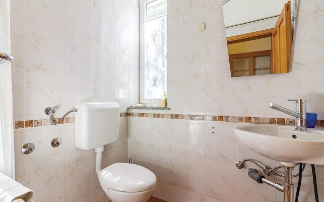 Amazing Home in Liznjan With Sauna, Wifi and 3 Bedrooms