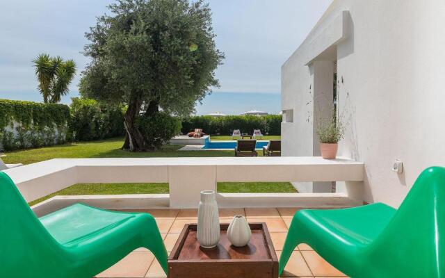Villa Piedra Del Mar Beachfront by Villa2be