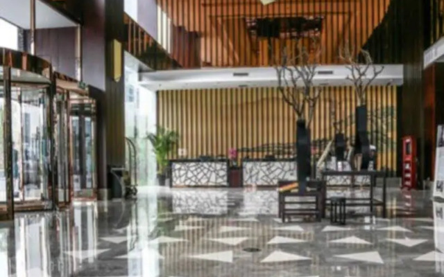 Scholars Hotel (Zhenjiang City Government Sports Exhibition Center)