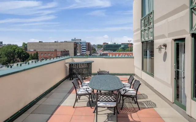 Courtyard Stamford Downtown