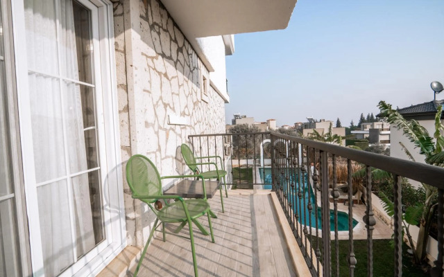 Urla 1867 Hotel