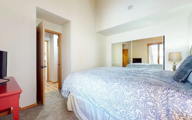 Snowcreek V #874 3 Bedroom Condo by RedAwning