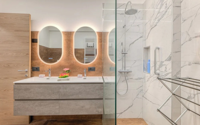 Gemma Marina Near Villa Grock Museum