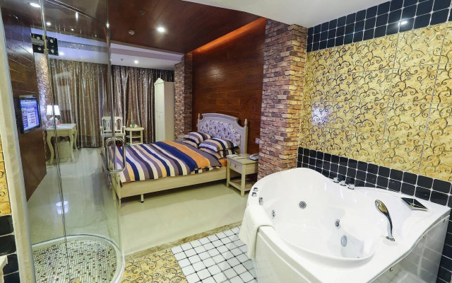 Liyang Vegas Theme Hotel