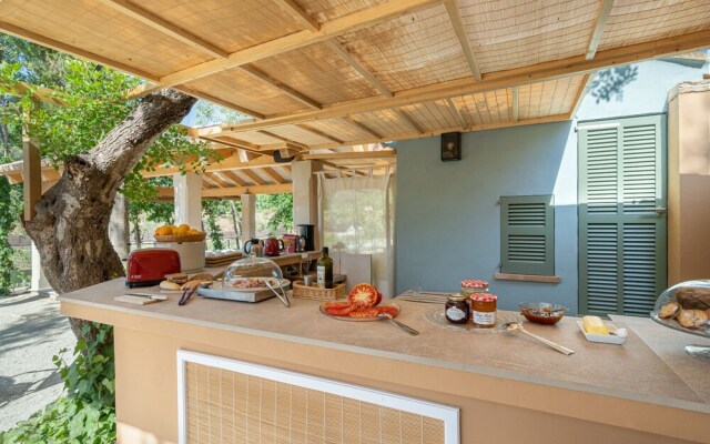 Rondaia Suites & Villas