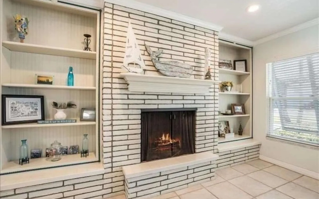 Sand N Suds 3 Bedroom Home by RedAwning