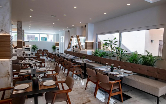 Elmi Suites Beach Hotel - All Inclusive