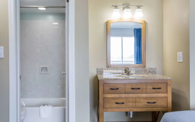 Mariner Inn and Suites