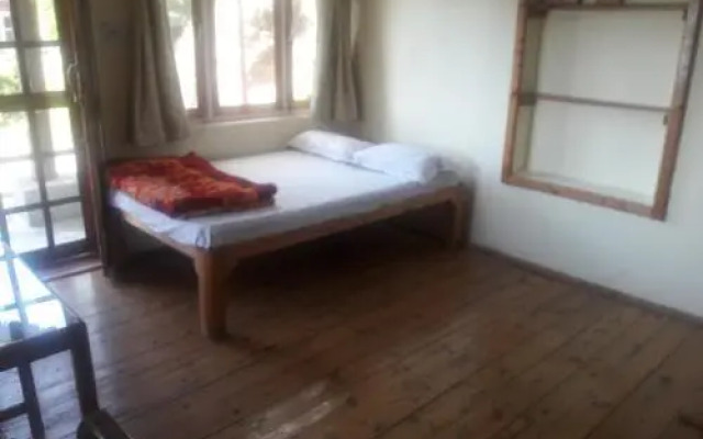 Khim's Guest House & Restaurant