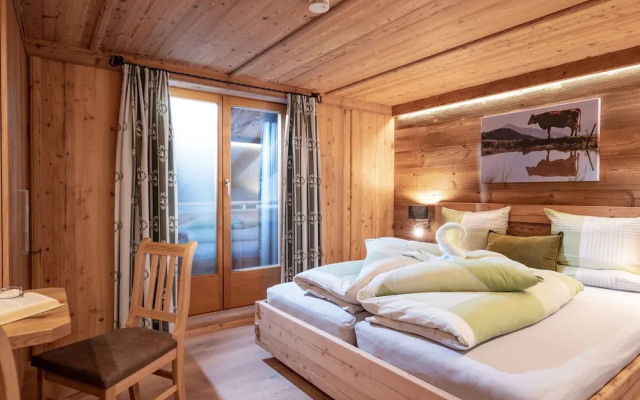 Wooden Apartment With Mountain View