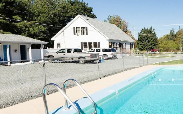 3BedroomApt Pool CampFire PlayArea