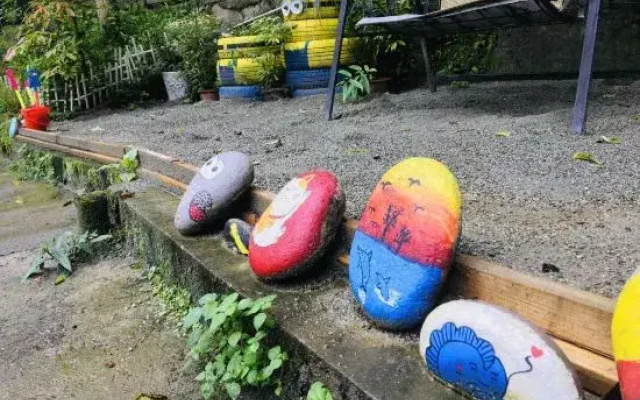 Qingcheng Mountain Happy Valley Sunshine House Homestay