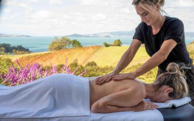 Waiheke Luxury Blue and Green Rooms