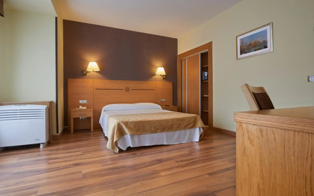 Hotel 40 Nudos