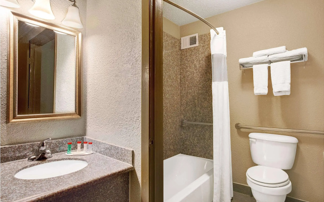 Red Lion Inn & Suites Houston IAH Airport
